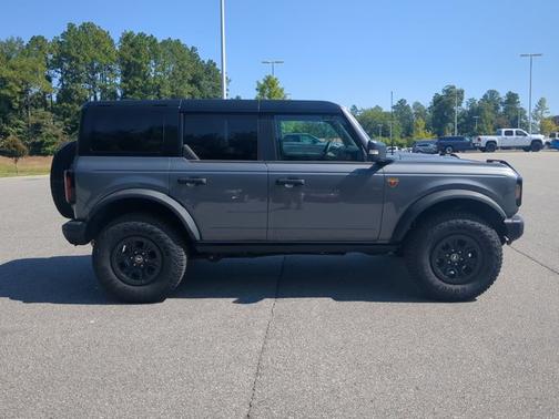 CARBONIZED GRAY METALLIC 2025 Ford Bronco BADLANDS