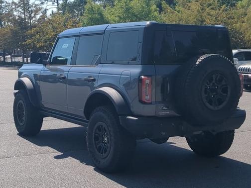 CARBONIZED GRAY METALLIC 2025 Ford Bronco BADLANDS