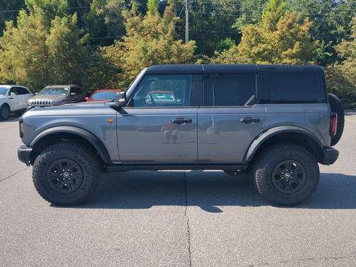 CARBONIZED GRAY METALLIC 2025 Ford Bronco BADLANDS