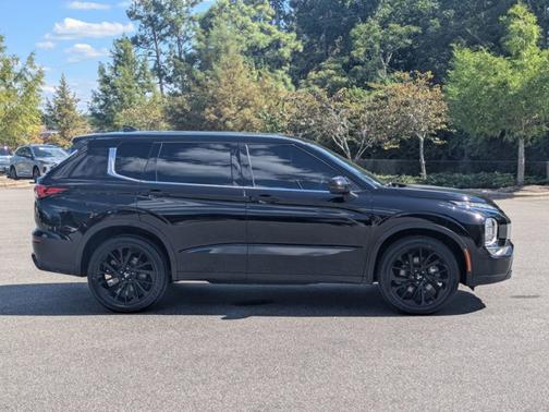 2023 Mitsubishi Outlander SE BLACK EDITION