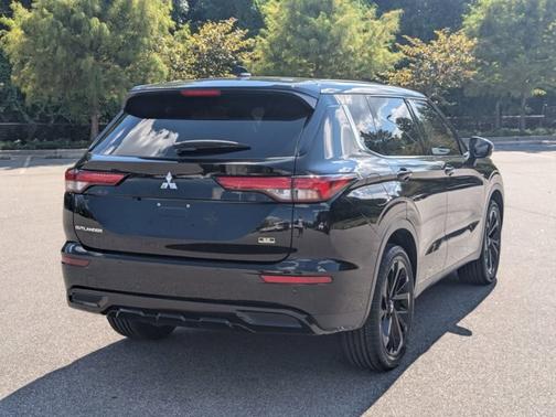 2023 Mitsubishi Outlander SE BLACK EDITION