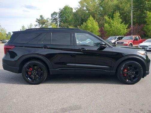 Black Metallic 2024 Ford Explorer ST