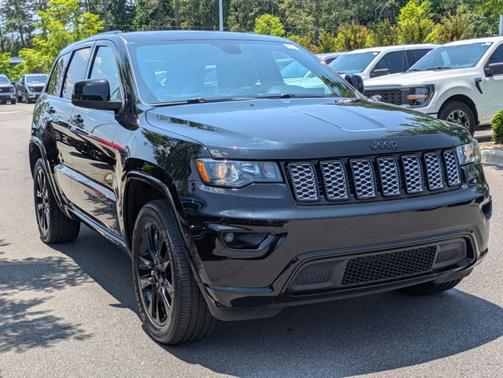 2019 Jeep Grand Cherokee LAREDO