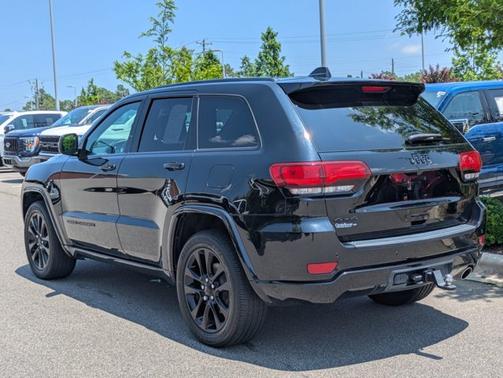 2019 Jeep Grand Cherokee LAREDO