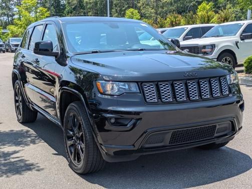 2019 Jeep Grand Cherokee LAREDO