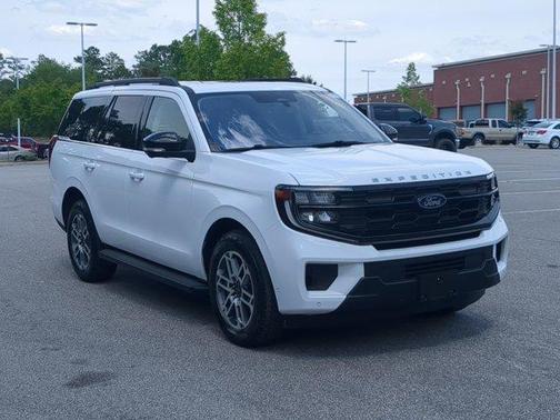 Oxford White 2025 Ford Expedition Active