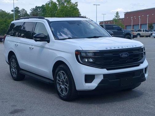 Oxford White 2025 Ford Expedition Active