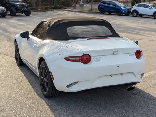 2021 Mazda MX-5 Miata SPORT