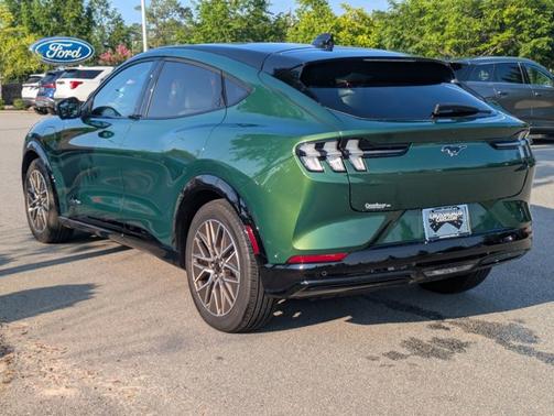 2024 Ford Mustang Mach-E PREMIUM