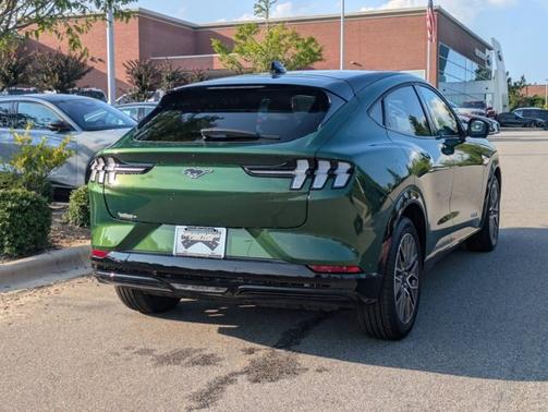2024 Ford Mustang Mach-E PREMIUM