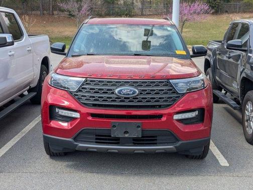 Rapid Red Metallic Tinted Clearcoat 2022 Ford Explorer XLT