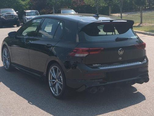 Mythos Black Metallic 2024 Volkswagen Golf R 2.0T