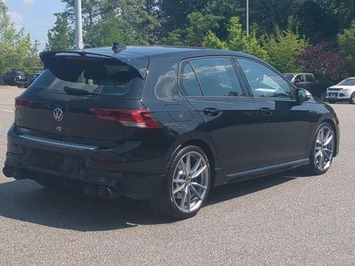 Mythos Black Metallic 2024 Volkswagen Golf R 2.0T