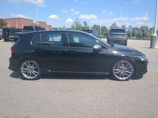 Mythos Black Metallic 2024 Volkswagen Golf R 2.0T
