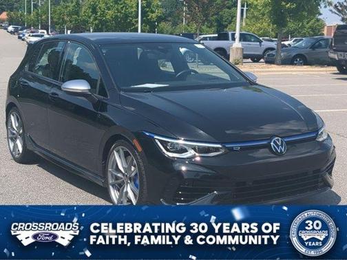 Mythos Black Metallic 2024 Volkswagen Golf R 2.0T