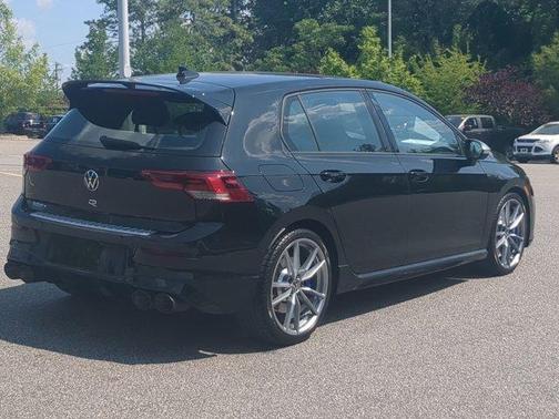 Mythos Black Metallic 2024 Volkswagen Golf R 2.0T