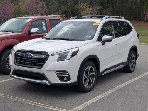 Crystal White Pearl 2023 Subaru Forester Touring