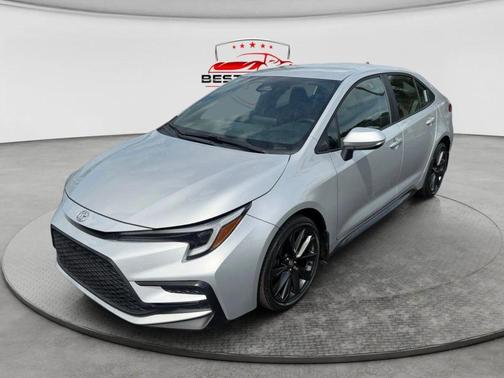 Classic Silver Metallic 2025 Toyota Corolla SE