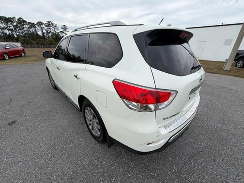 2016 Nissan Pathfinder SL