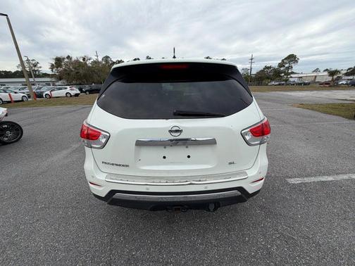 2016 Nissan Pathfinder SL