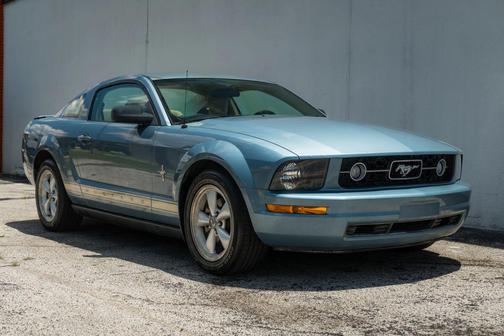 Blue 2007 Ford Mustang Deluxe