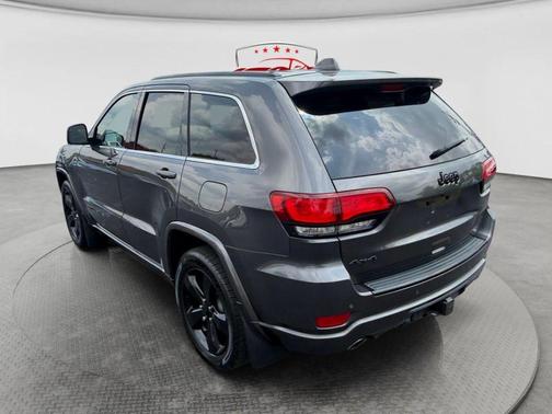 Granite Crystal Metallic Clearcoat 2015 Jeep Grand Cherokee Altitude