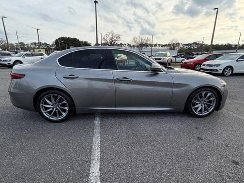 2017 Alfa Romeo Giulia Base