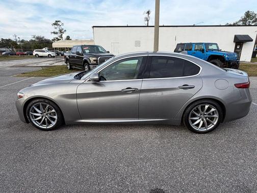 2017 Alfa Romeo Giulia Base