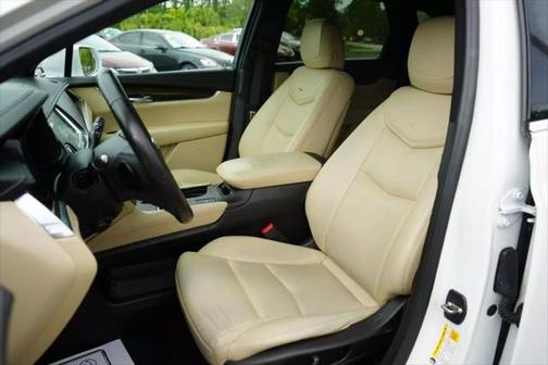 2017 Cadillac XT5 Base