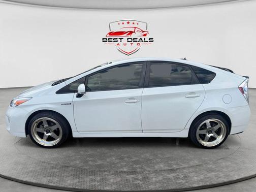Blizzard Pearl 2015 Toyota Prius Persona Series Special Edition