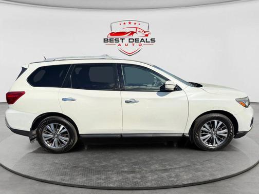 2018 Nissan Pathfinder SV