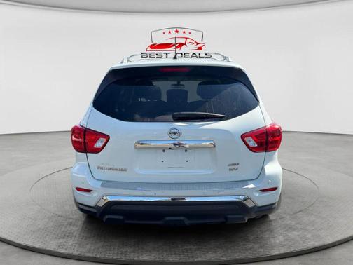 2018 Nissan Pathfinder SV