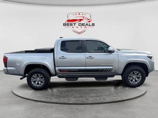 Silver Sky Metallic 2019 Toyota Tacoma SR5