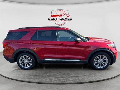 Rapid Red Metallic Tinted Clearcoat 2023 Ford Explorer XLT
