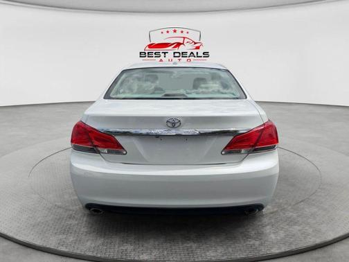 Blizzard Pearl 2011 Toyota Avalon Limited