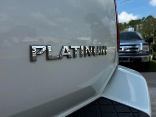 2015 Nissan Armada Platinum