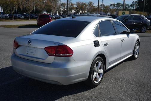 2013 Volkswagen Passat 2.5 SE