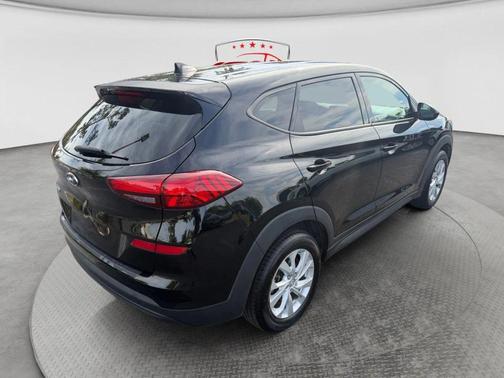 Black Noir Pearl 2020 Hyundai TUCSON SE
