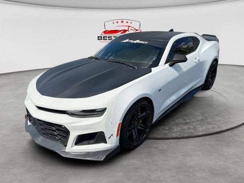 Summit White 2021 Chevrolet Camaro 1LT