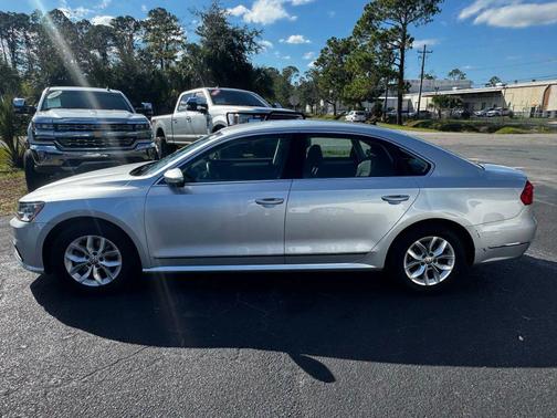2016 Volkswagen Passat 1.8T S