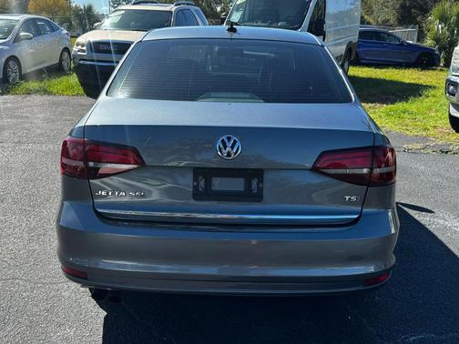 2017 Volkswagen Jetta 1.8T SEL