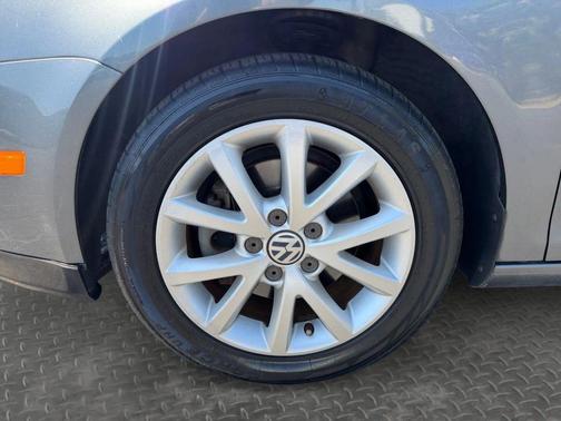 Reflex Silver Metallic 2010 Volkswagen Jetta Limited Edition