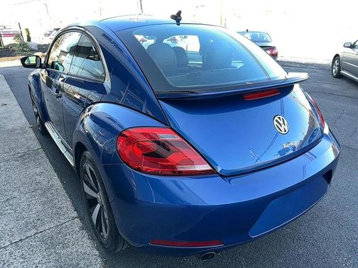 2012 Volkswagen Beetle Base