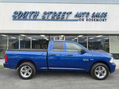 Brilliant Black Crystal Pearlcoat 2016 RAM 1500 Tradesman/Express