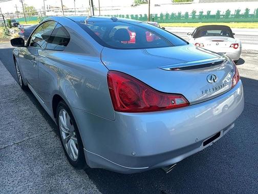 2011 INFINITI G37x Base