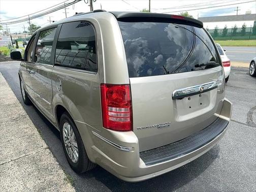 2008 Chrysler Town & Country Limited