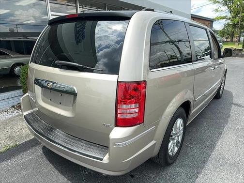 2008 Chrysler Town & Country Limited