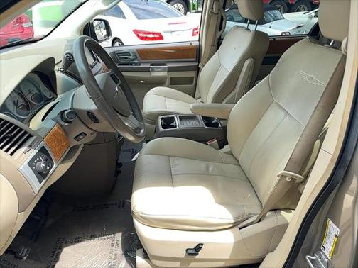 2008 Chrysler Town & Country Limited