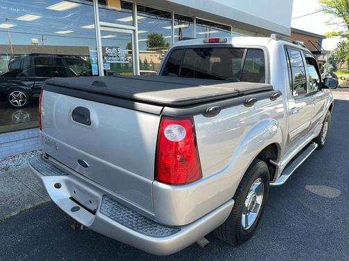 Bright Silver Metallic 2005 Ford Explorer Sport Trac XLT
