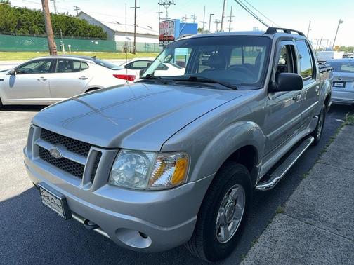 Bright Silver Metallic 2005 Ford Explorer Sport Trac XLT